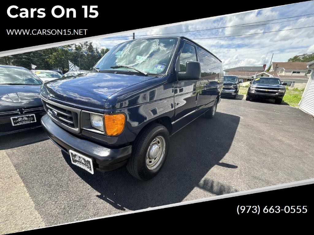 2004 Ford E-series Image 1