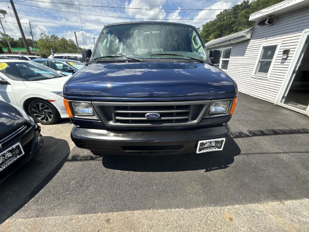 2004 Ford E-series Image 3