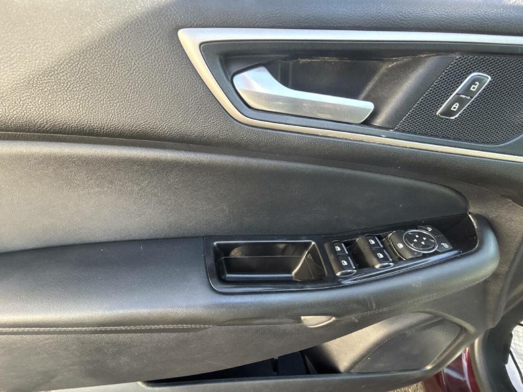 2019 Ford Edge Image 12