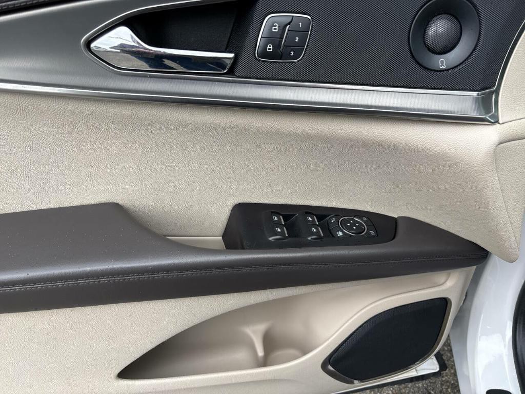 2019 Lincoln Nautilus Image 12