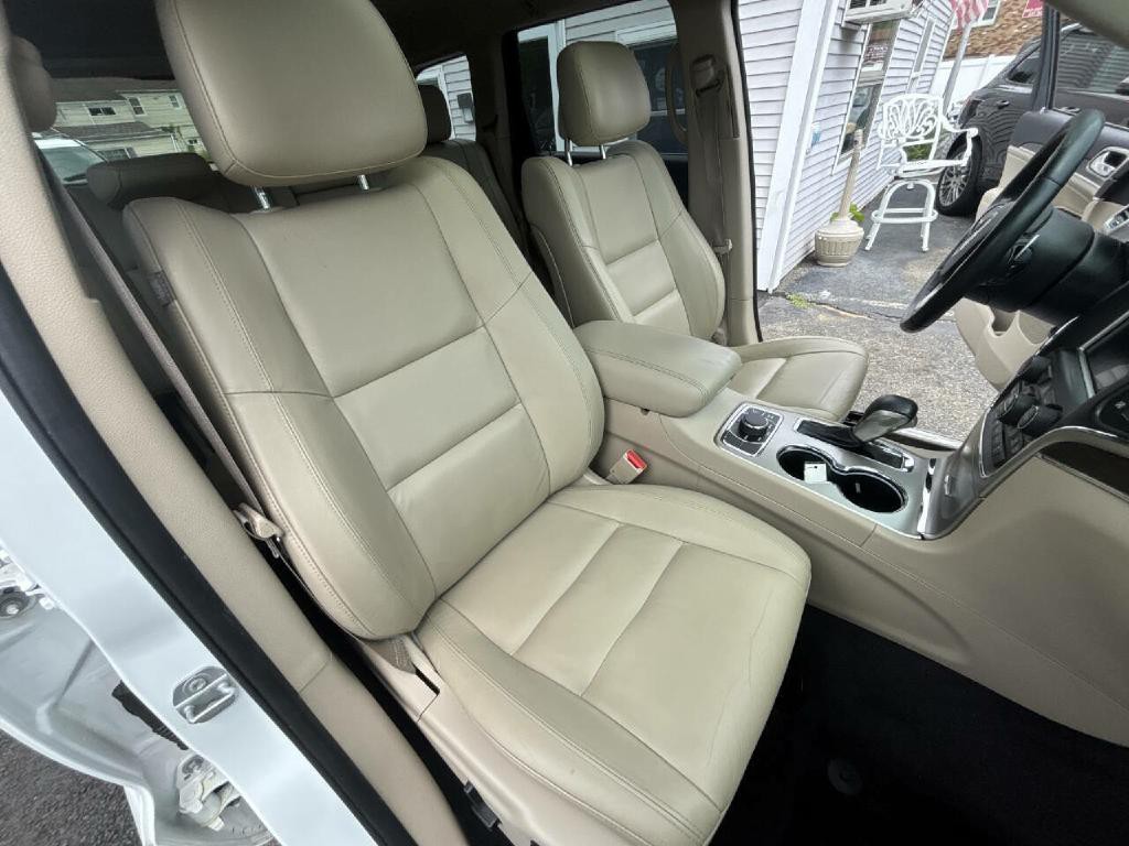2017 Jeep Grand Cherokee Image 15
