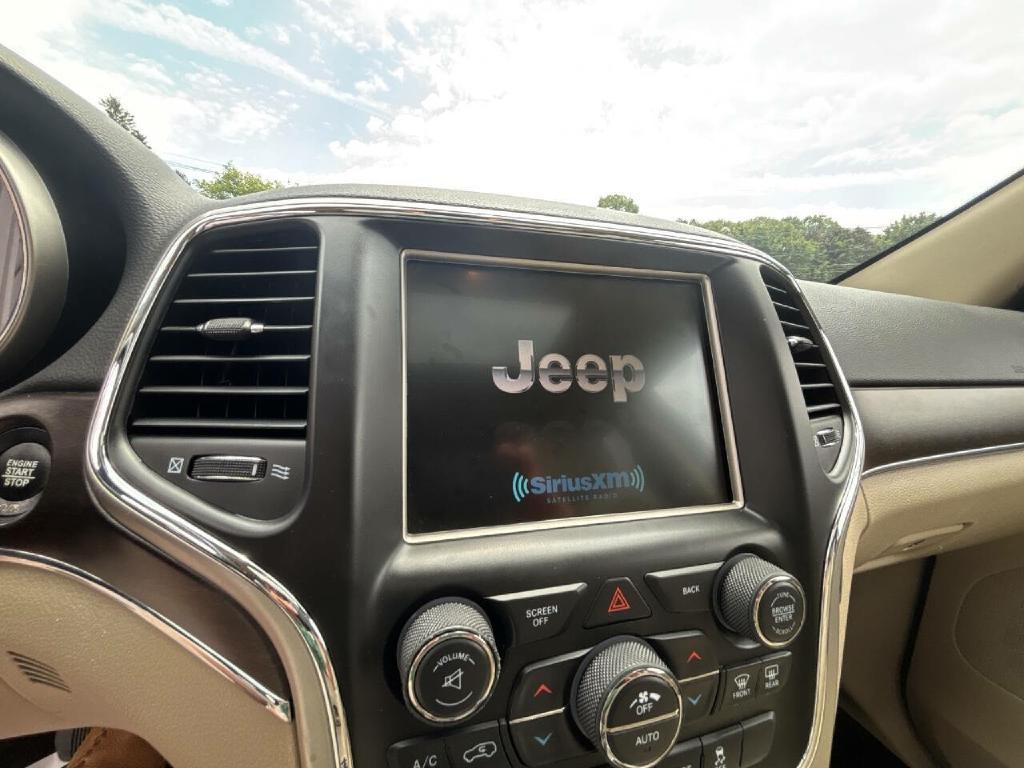 2017 Jeep Grand Cherokee Image 21