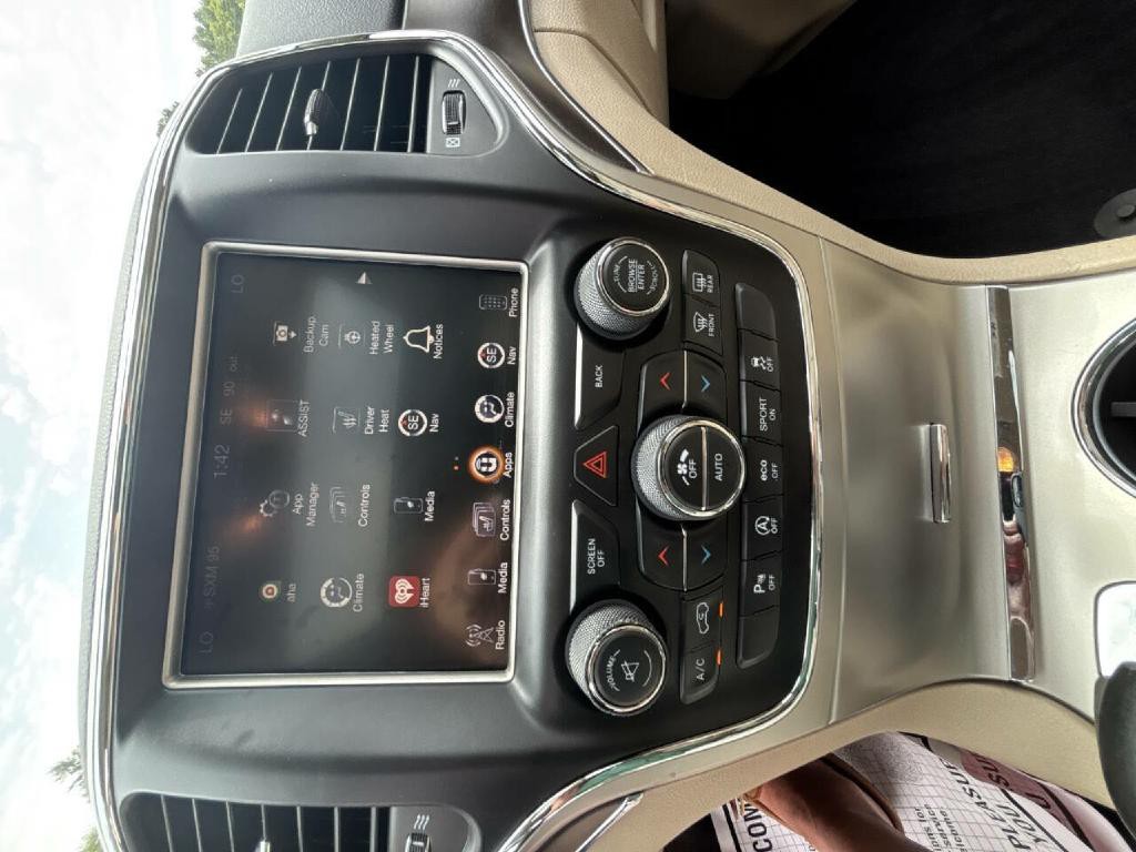 2017 Jeep Grand Cherokee Image 23