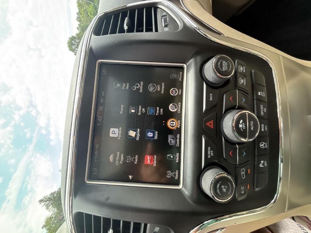 2017 Jeep Grand Cherokee Image 24