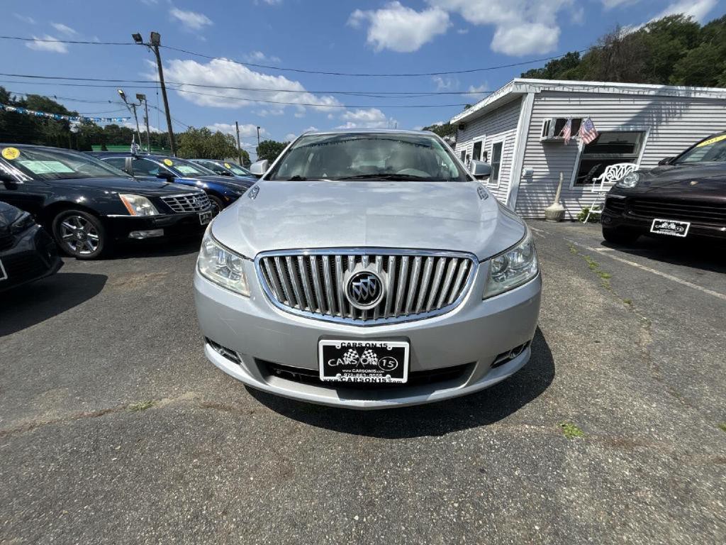 2011 Buick Lacrosse Image 3