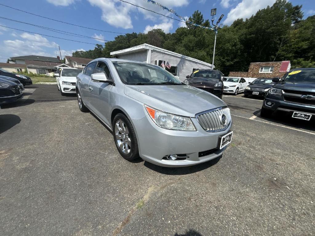 2011 Buick Lacrosse Image 4