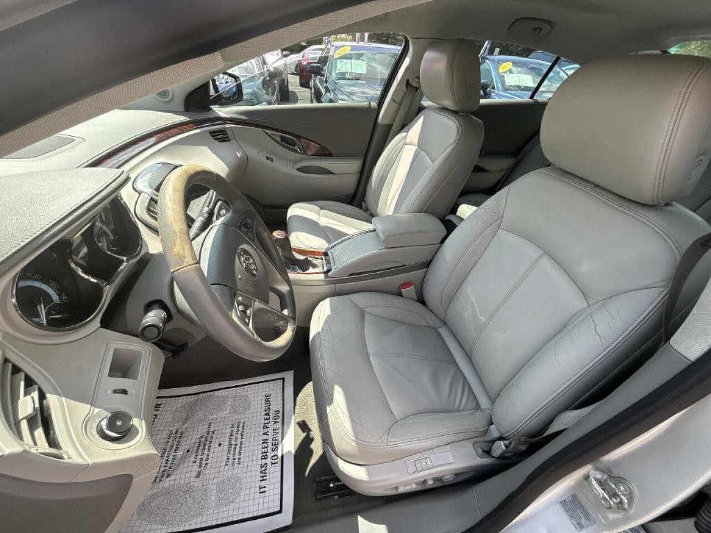 2011 Buick Lacrosse Image 9