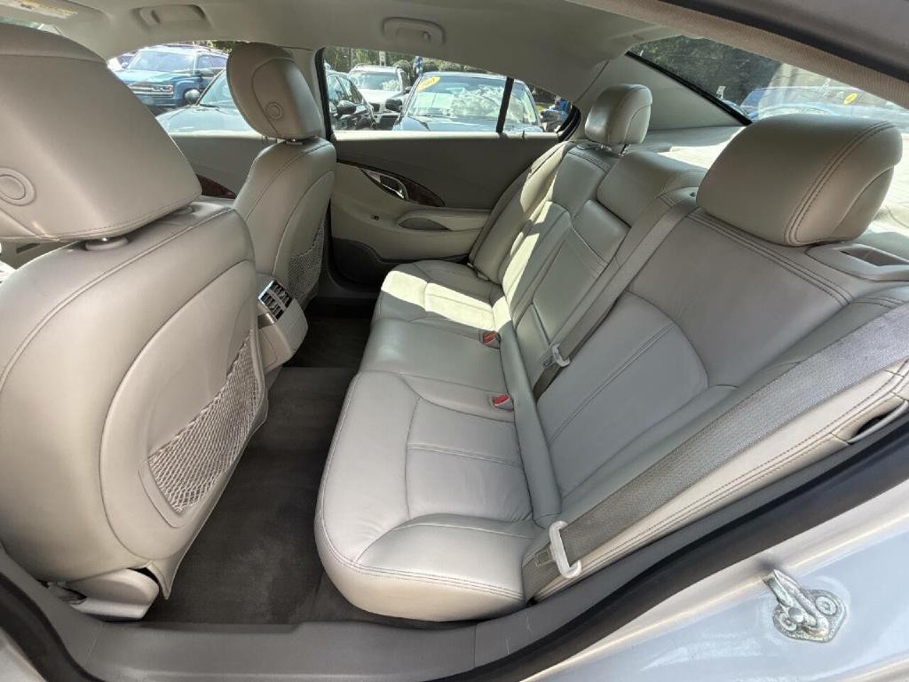 2011 Buick Lacrosse Image 11