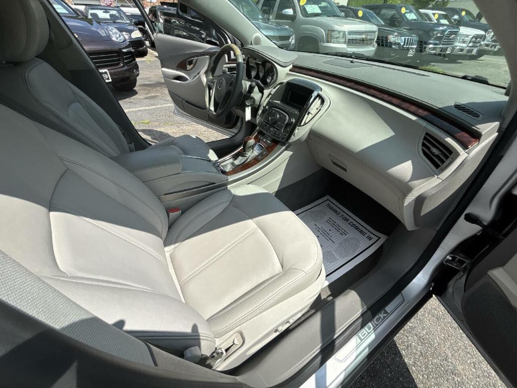 2011 Buick Lacrosse Image 14