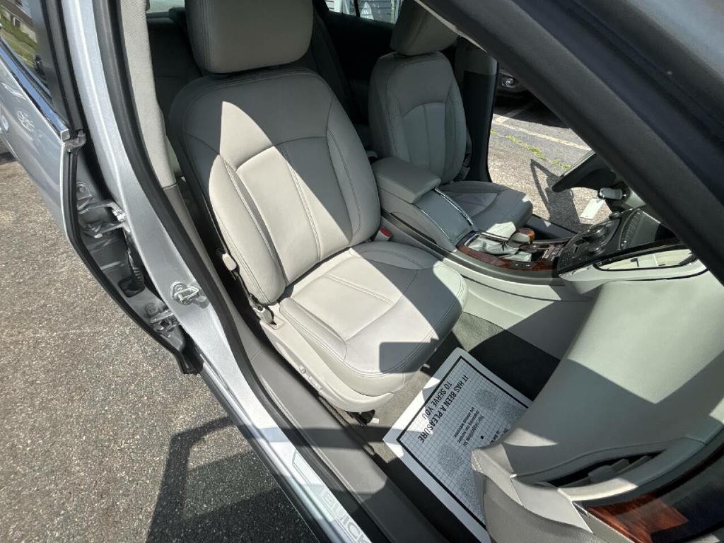 2011 Buick Lacrosse Image 15