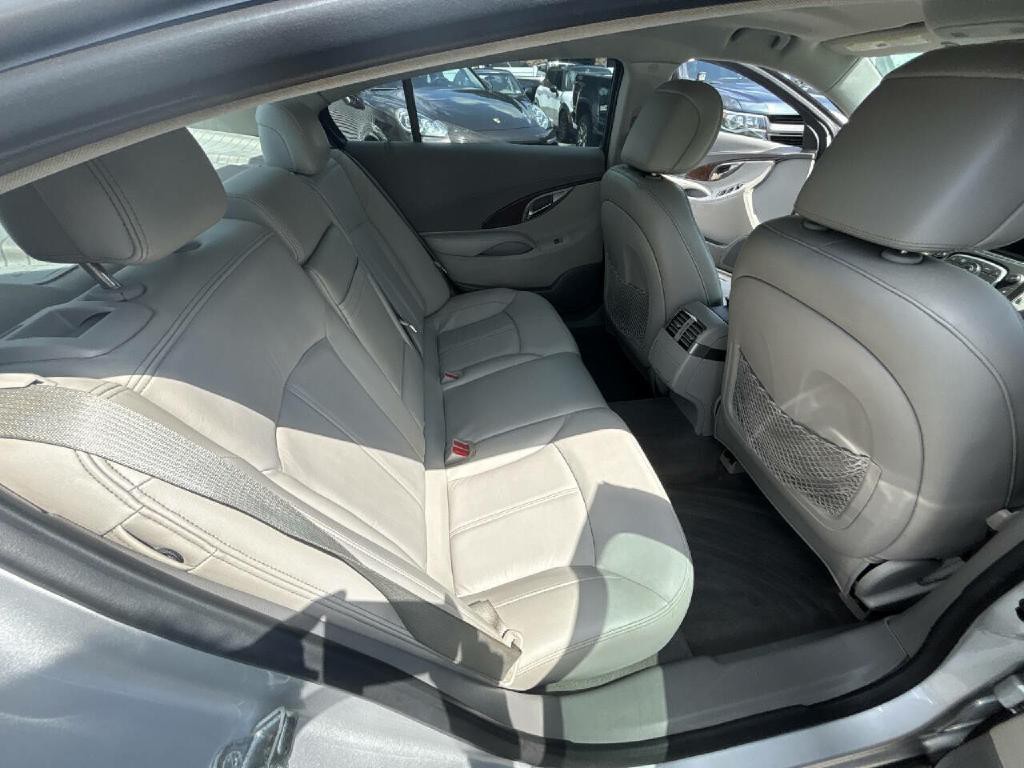 2011 Buick Lacrosse Image 17