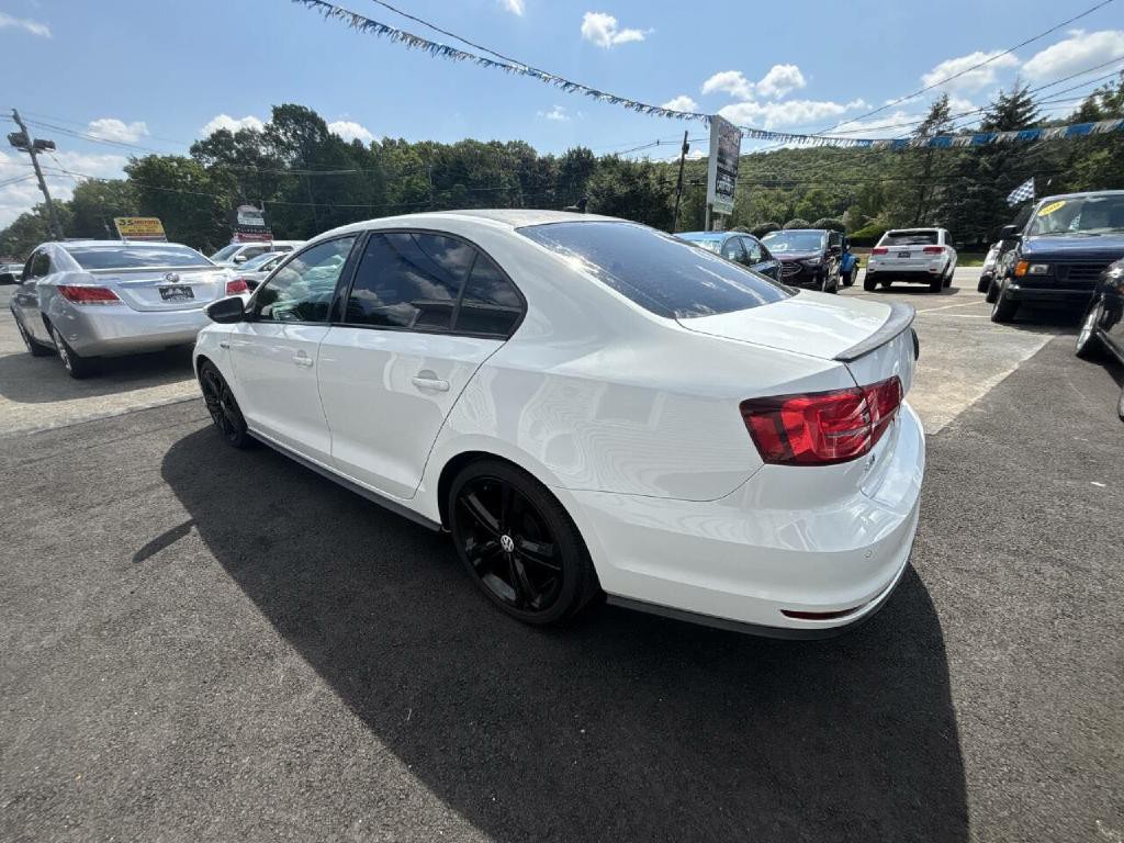 2017 Volkswagen Jetta Image 5