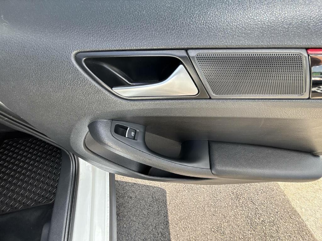 2017 Volkswagen Jetta Image 16