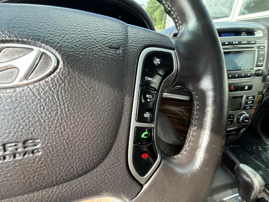 2011 Hyundai Santa Fe Image 23