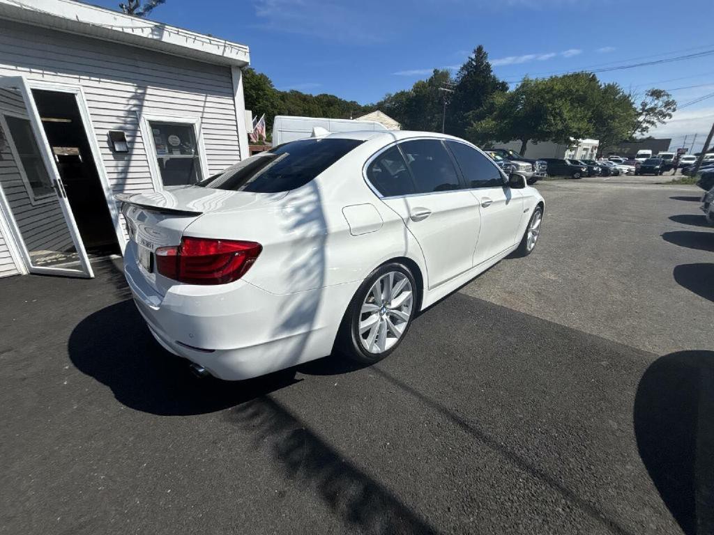 2013 BMW 5 Series Image 6