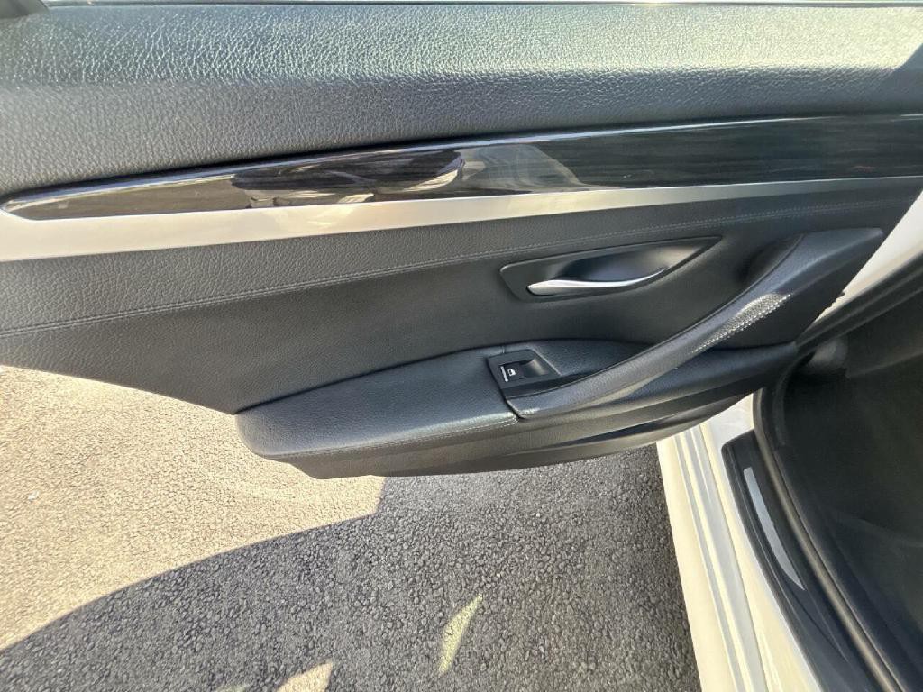 2013 BMW 5 Series Image 11