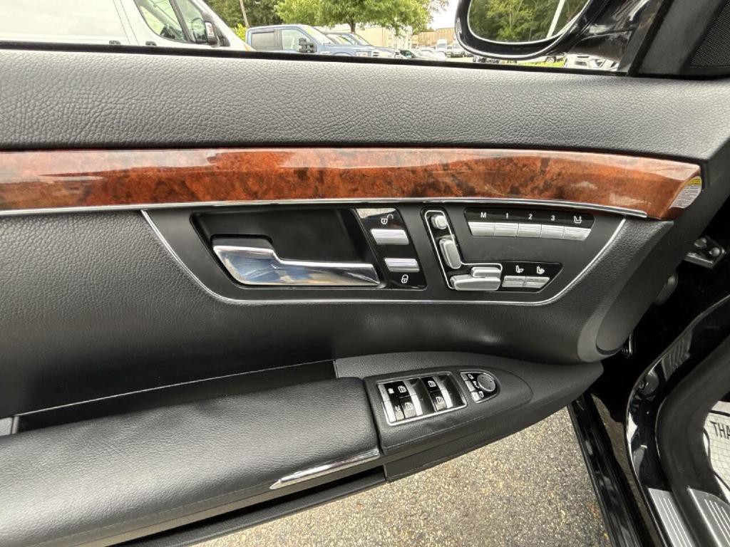 2009 Mercedes-Benz S-Class Image 9