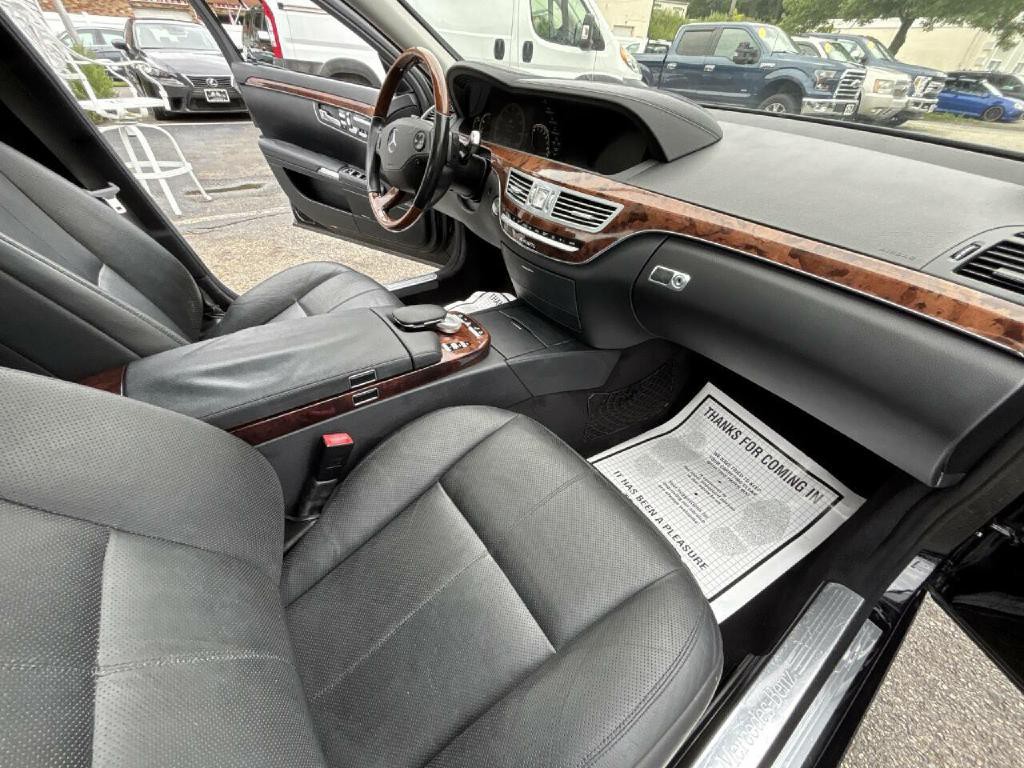 2009 Mercedes-Benz S-Class Image 11