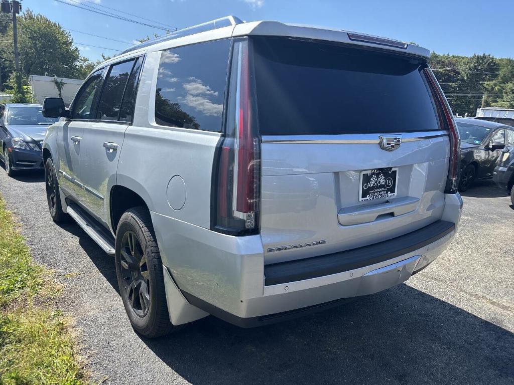 2017 Cadillac Escalade Image 5