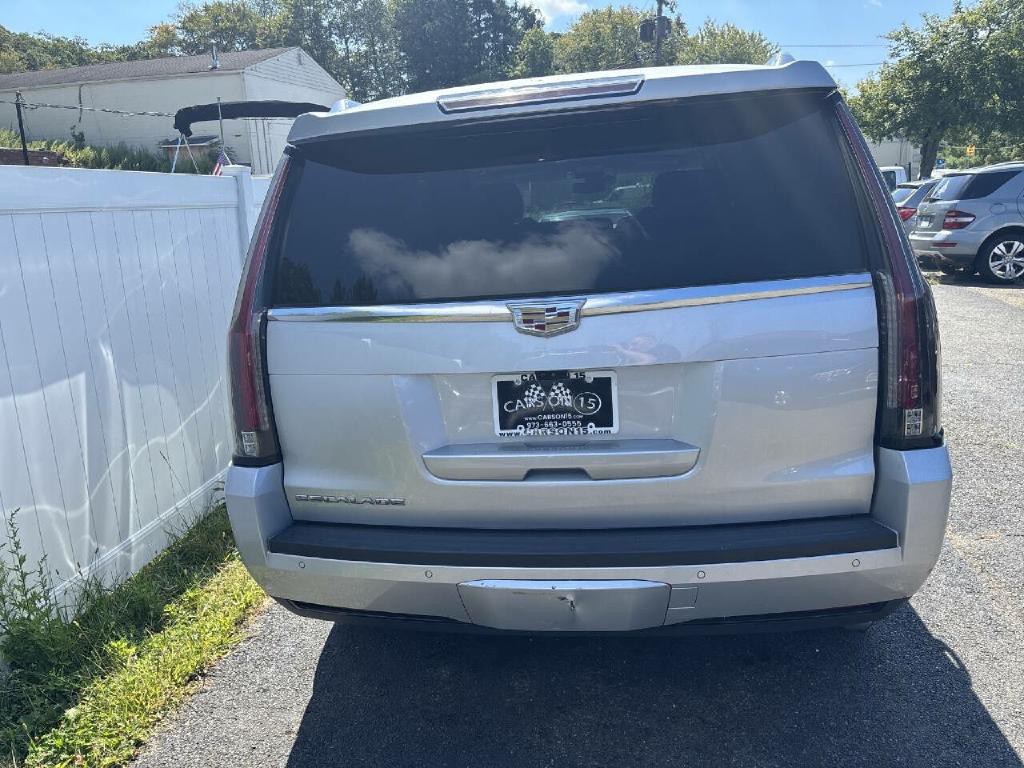 2017 Cadillac Escalade Image 6