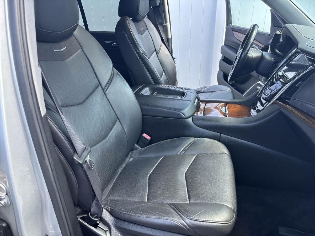 2017 Cadillac Escalade Image 13