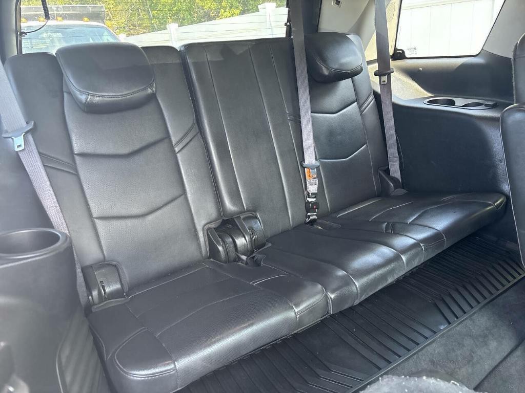 2017 Cadillac Escalade Image 17