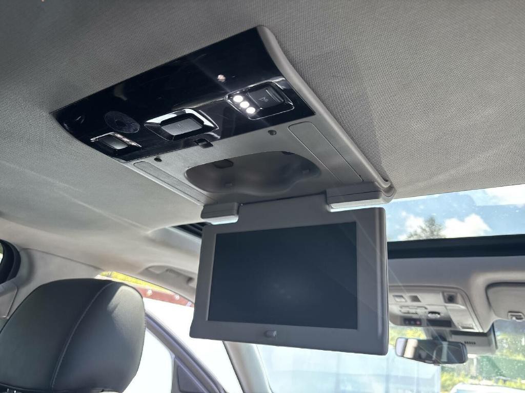 2017 Cadillac Escalade Image 18