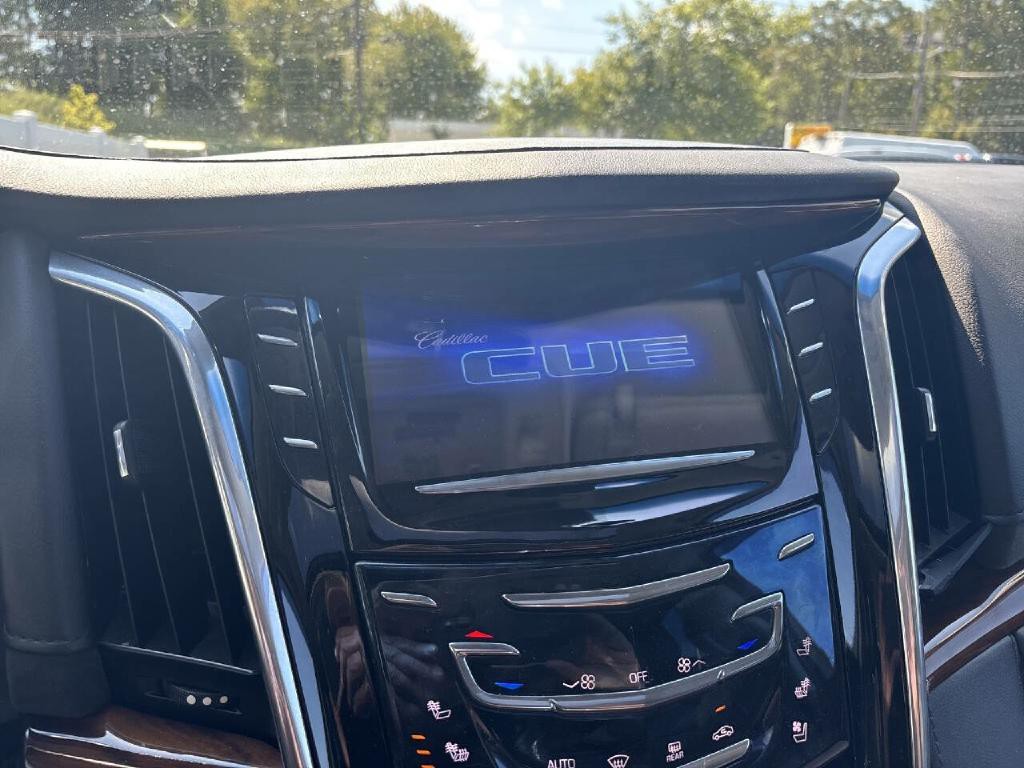 2017 Cadillac Escalade Image 21