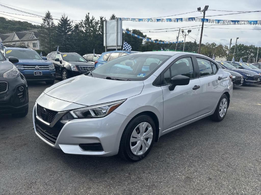 2020 Nissan Versa Image 2