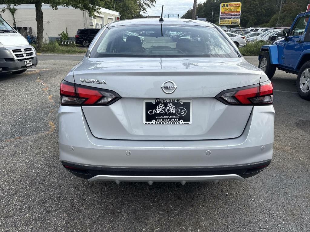 2020 Nissan Versa Image 4