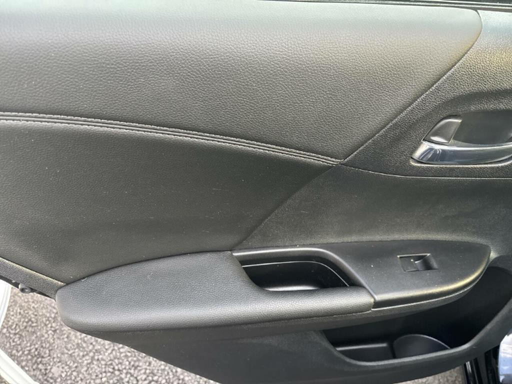 2015 Honda Accord Image 11
