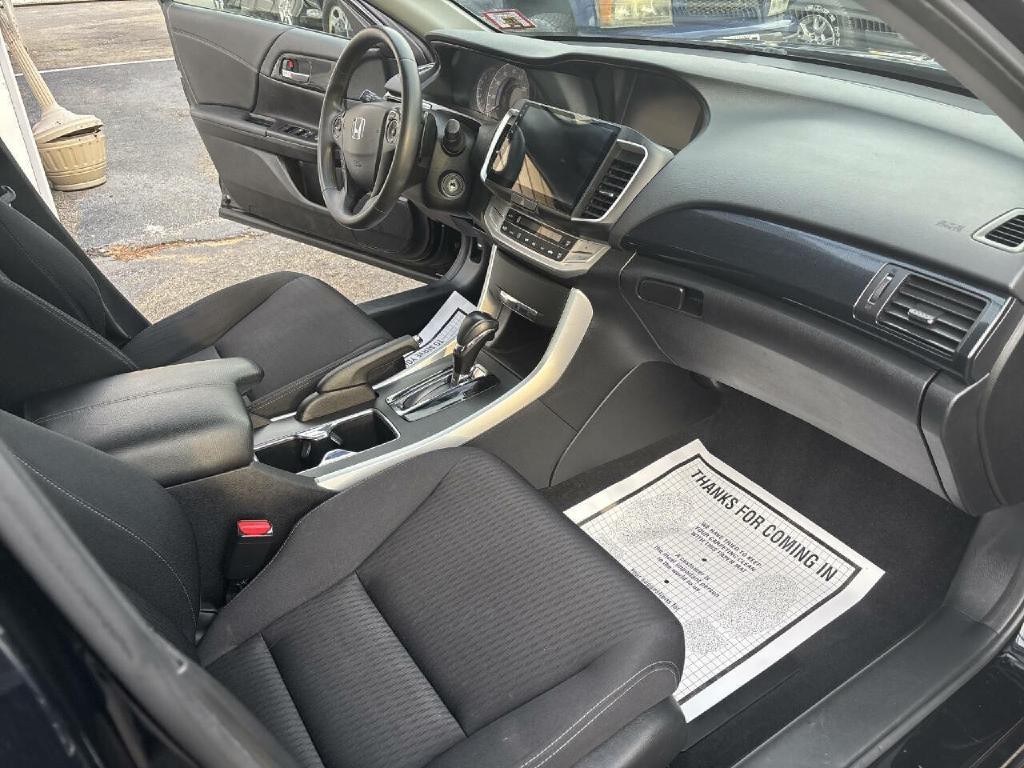2015 Honda Accord Image 12