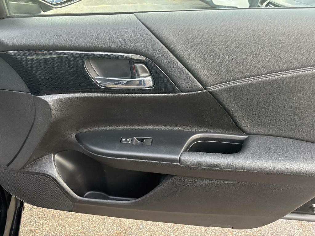 2015 Honda Accord Image 14