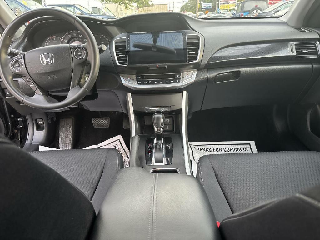2015 Honda Accord Image 17