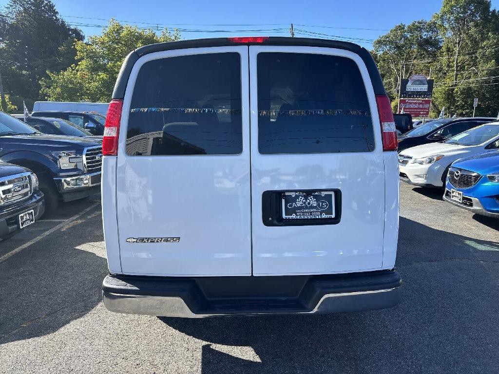 2017 Chevrolet Express Image 6