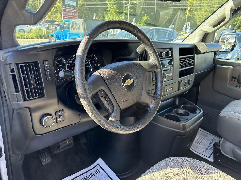 2017 Chevrolet Express Image 8