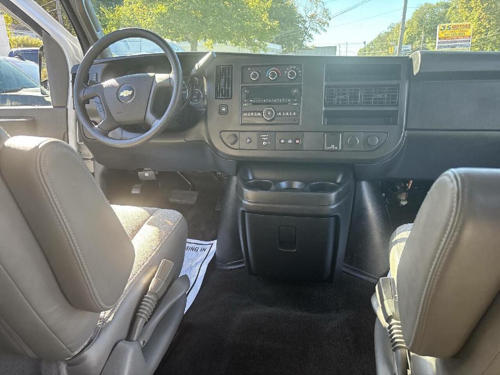 2017 Chevrolet Express Image 16