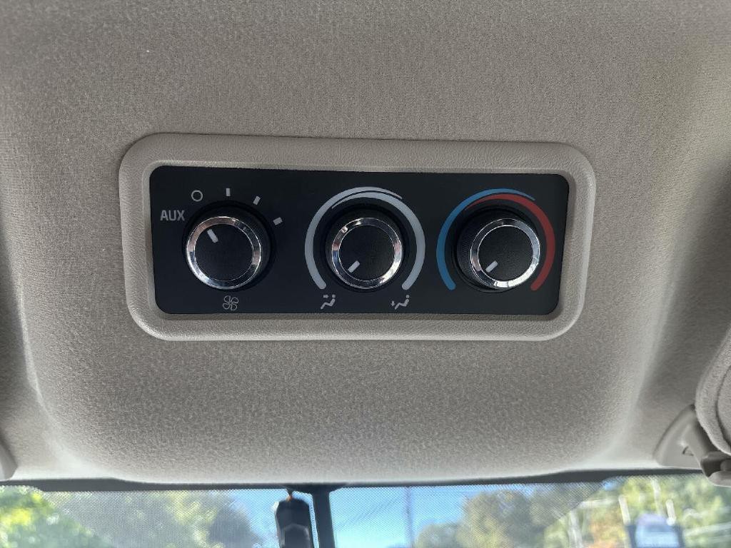 2017 Chevrolet Express Image 22