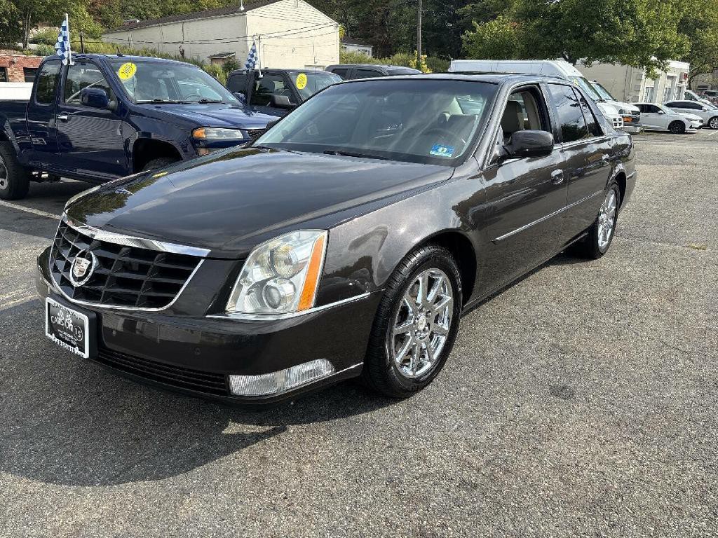 2008 Cadillac DTS Image 2