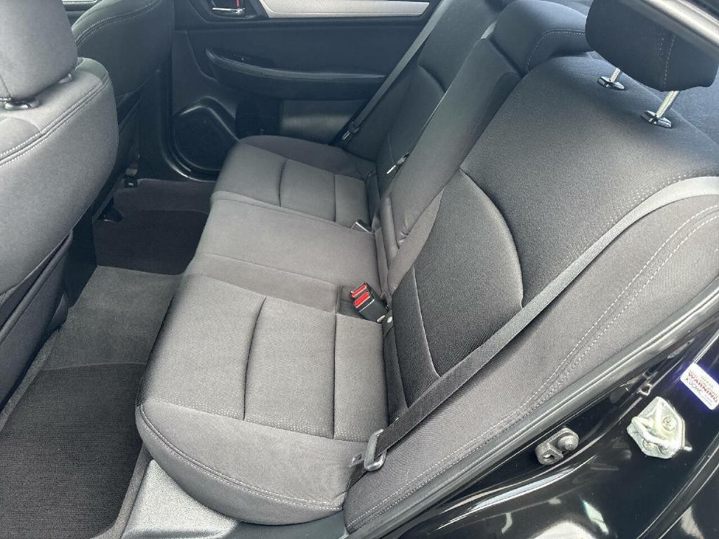 2015 Subaru Legacy Image 10