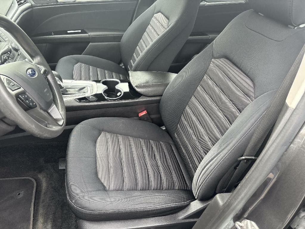 2016 Ford Fusion Image 9