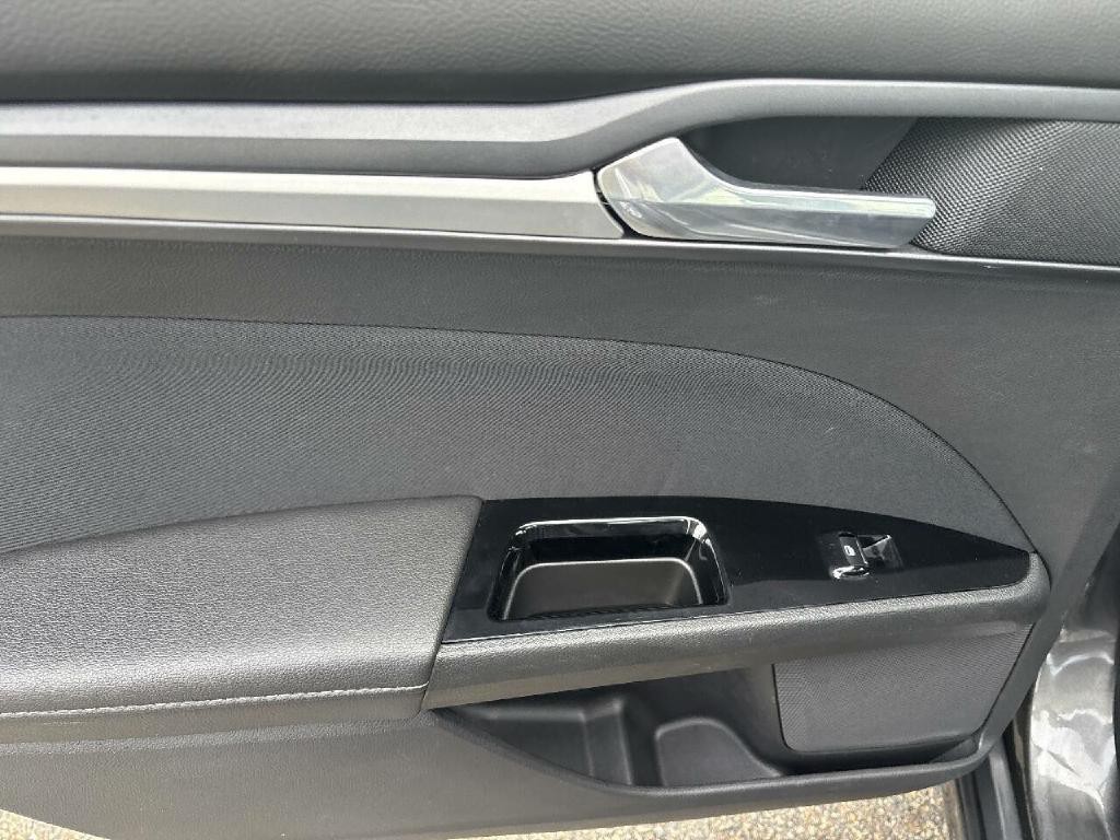 2016 Ford Fusion Image 12
