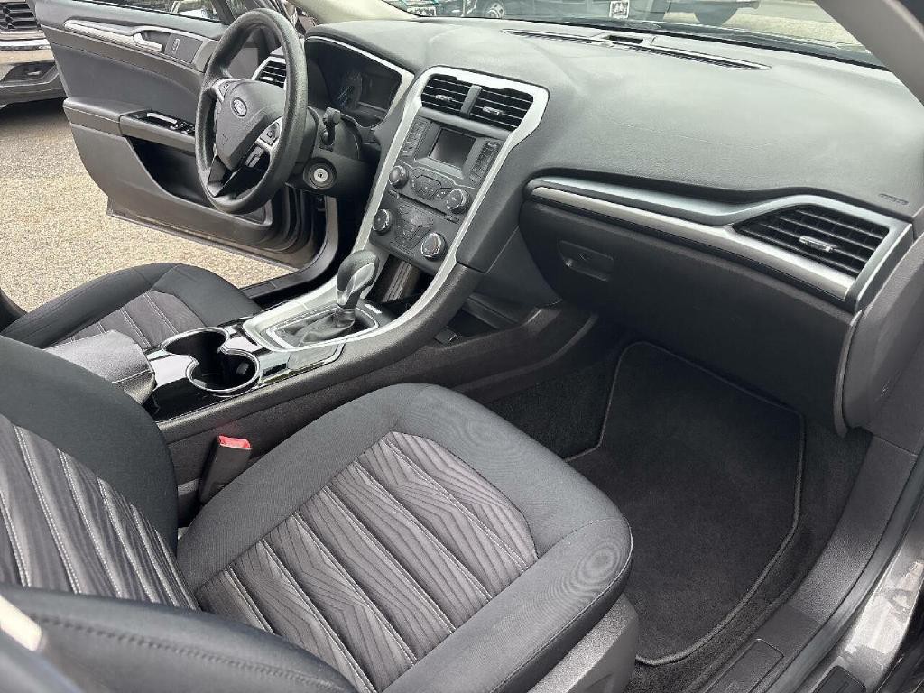 2016 Ford Fusion Image 13