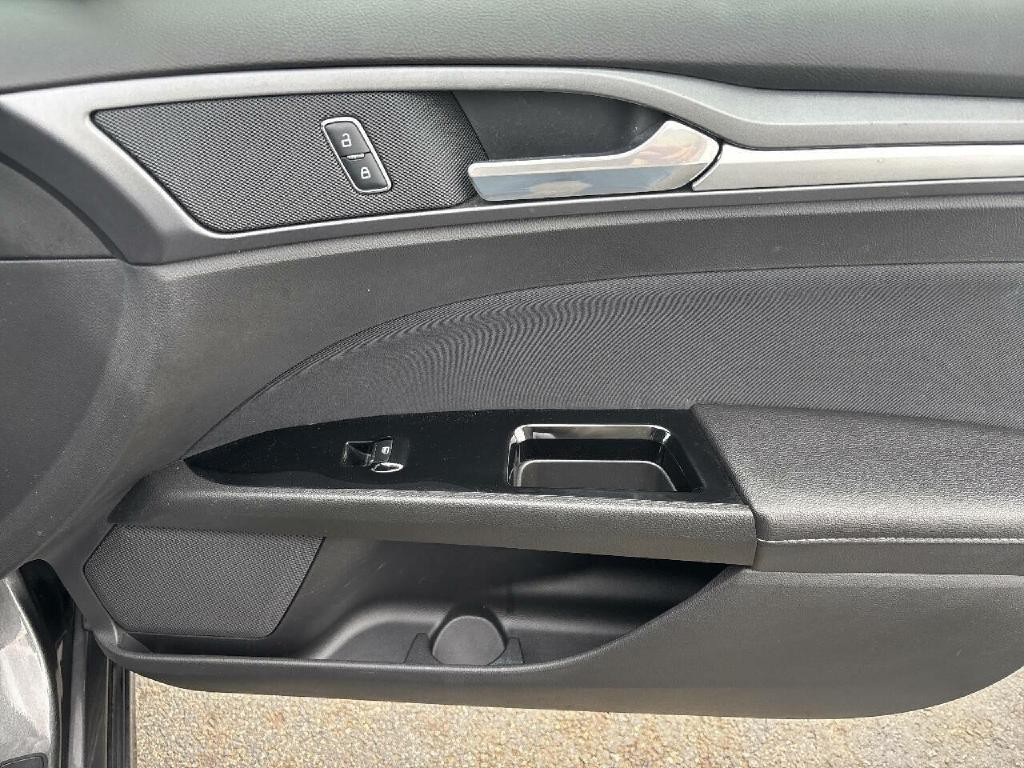 2016 Ford Fusion Image 15