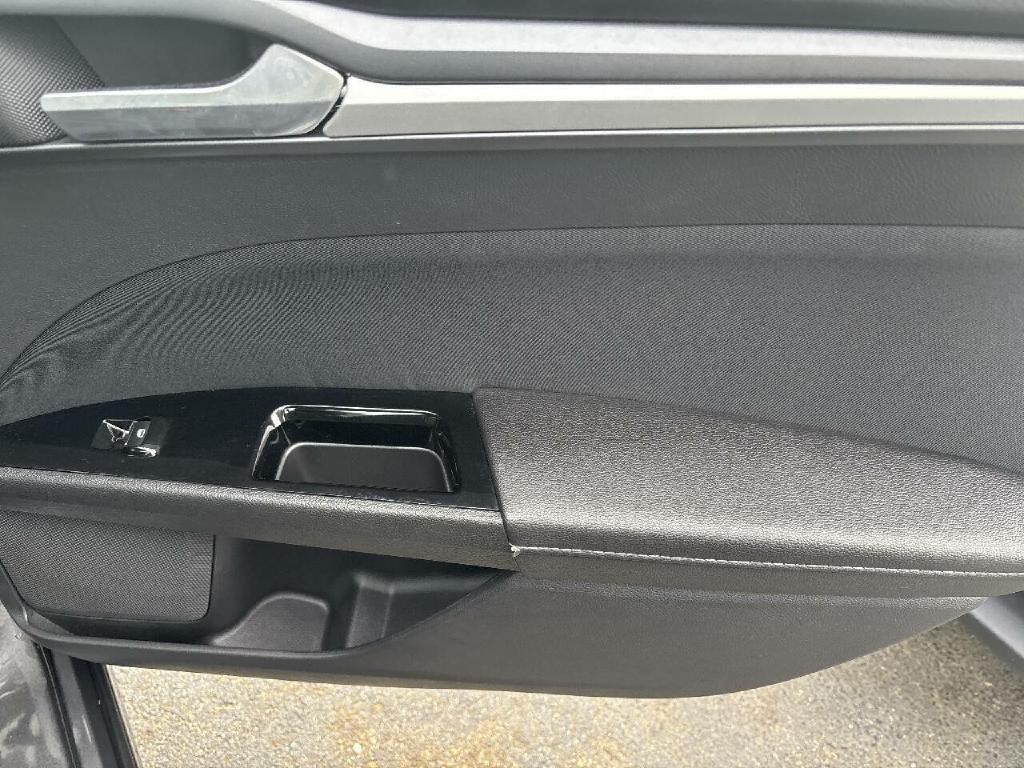 2016 Ford Fusion Image 17