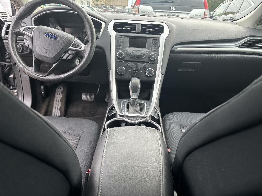 2016 Ford Fusion Image 18