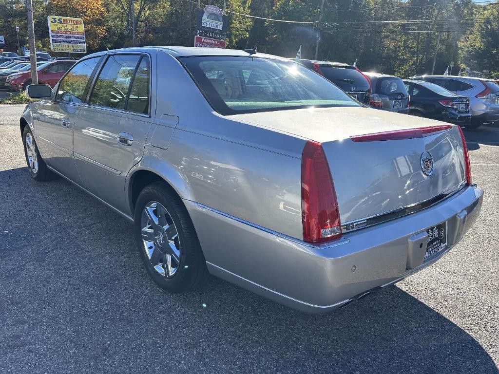 2007 Cadillac DTS Image 5