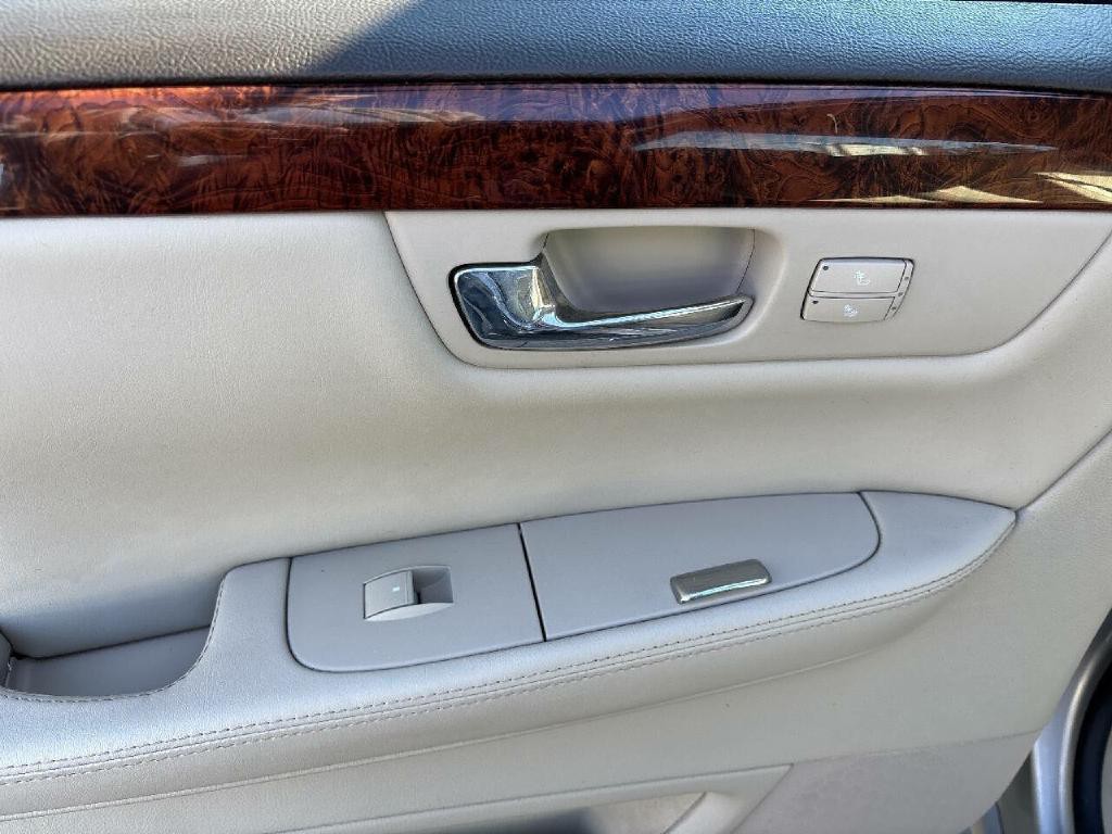 2007 Cadillac DTS Image 11