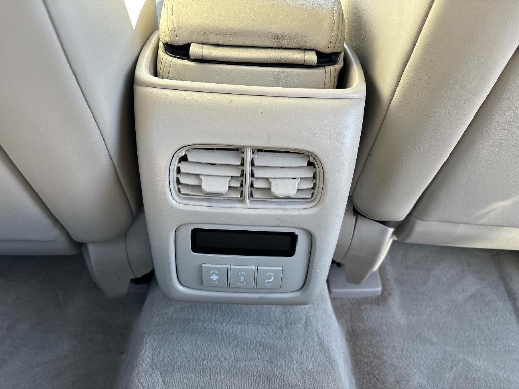 2007 Cadillac DTS Image 18