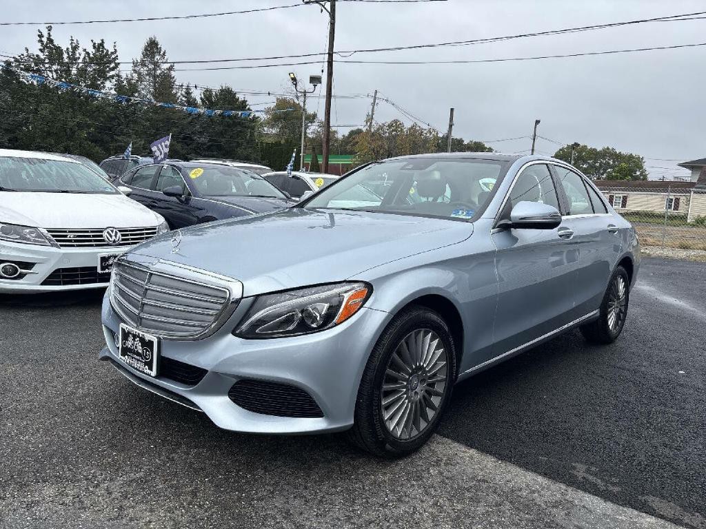 2016 Mercedes-Benz C-Class Image 2